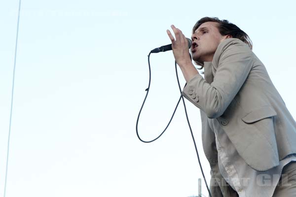 FOXYGEN - 2015-05-31 - NIMES - Grande Scene Flamingo - Sam France